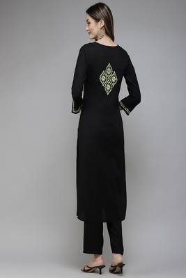 Hand Embroidered Black & Green Cotton Lucknowi Chikan Women Kurta 2