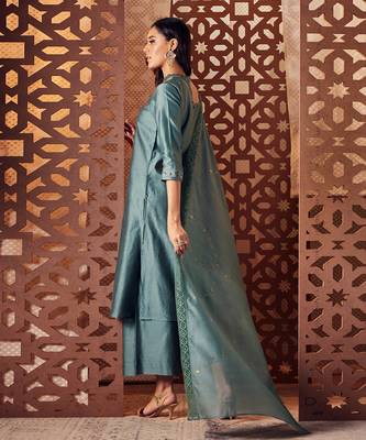 Chanderi Green kurta with pant and dupatta 3