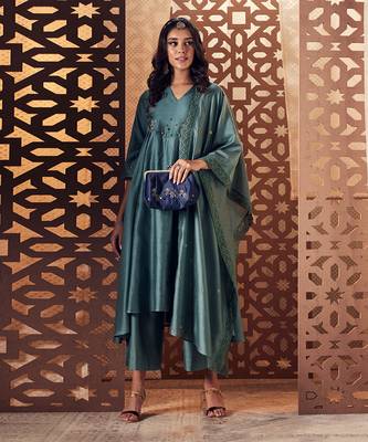 Green kurta with pant and dupatta 1