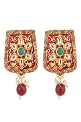 Traditional Gold Plated Kundan and Stone studded Statement Choker with Earrings and Maangtikka 5