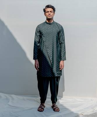 Vagabong Bottle Green Men Kurta Set 1
