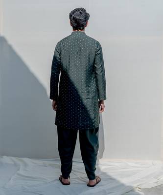Vagabong Bottle Green Men Kurta Set 3