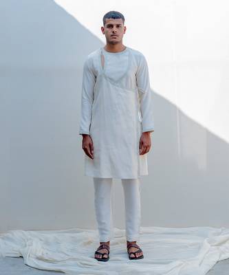 Mirjai Off White Men Kurta  1
