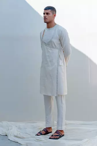 Mirjai Off White Men Kurta 