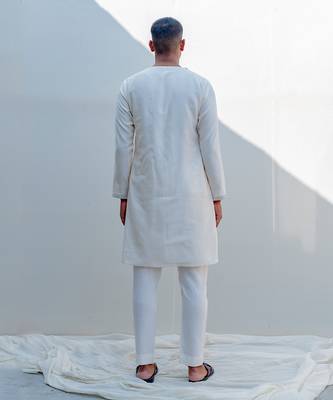 Mirjai Off White Men Kurta  5