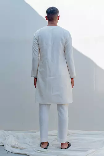 Mirjai Off White Men Kurta 