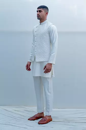 Romani Milky White Men Kurta