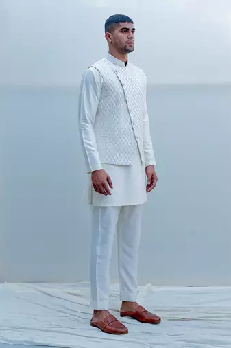 Romani Milky White Men Kurta