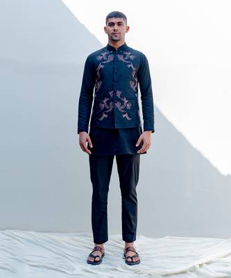 Zingaro Black Men Kurta 1