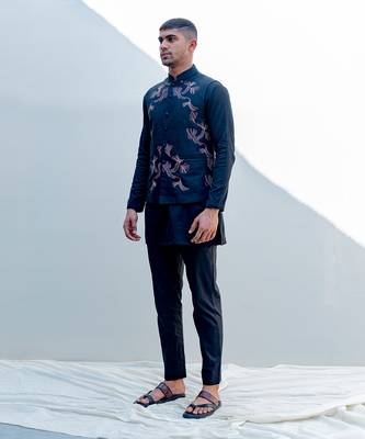 Zingaro Black Men Kurta 3