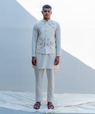 Zinagro Off White Men Kurtas 1