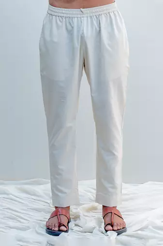 Zinagro Off White Men Kurtas