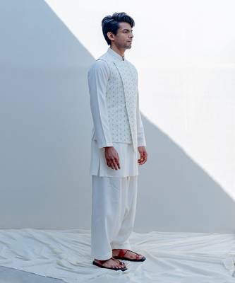 Masaai Off White Men Kurta 2