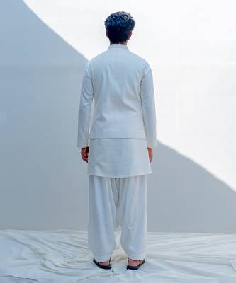 Masaai Off White Men Kurta 4