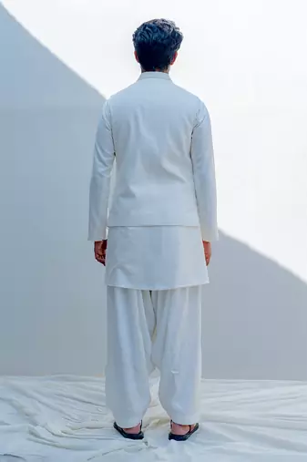 Masaai Off White Men Kurta