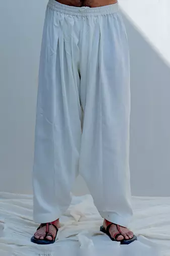 Masaai Off White Men Kurta