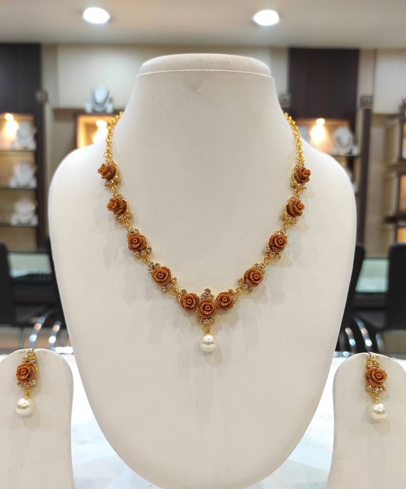Brown coral necklacesets Magan Pearls and Jewels (Since 1971) New