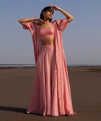 MAUVE CHITTA EMBROIDERED BLOUSE WITH FLARED LINE EMBROIDERED PANTS AND A LONG JACKET 2