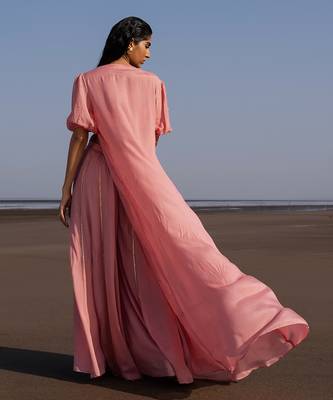 MAUVE CHITTA EMBROIDERED BLOUSE WITH FLARED LINE EMBROIDERED PANTS AND A LONG JACKET 3