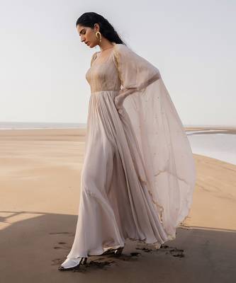 Ivory Line Bell Sleeve Embroidery Anarkali With Butti Scallop Dupatta 4