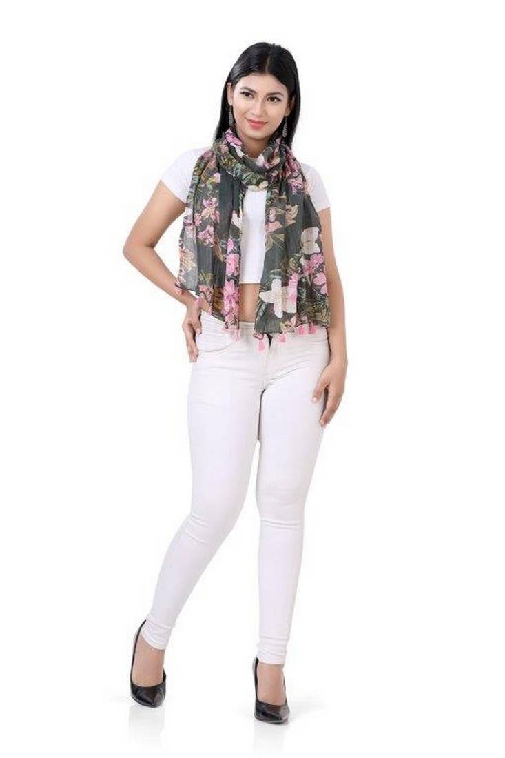 Pleated Printed Stole With Fringes