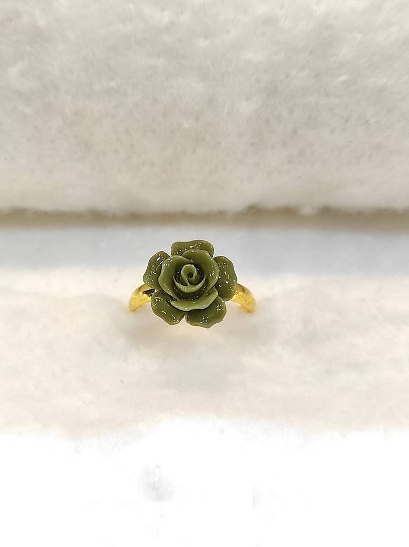 Green coral rings