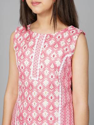 Pink printed cotton kids pavadai set 4