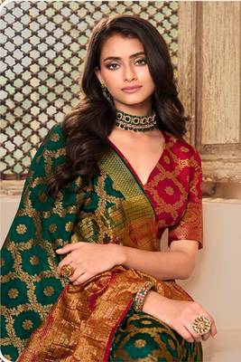 Green hand woven pure kanjivaram silk saree with blouse 2
