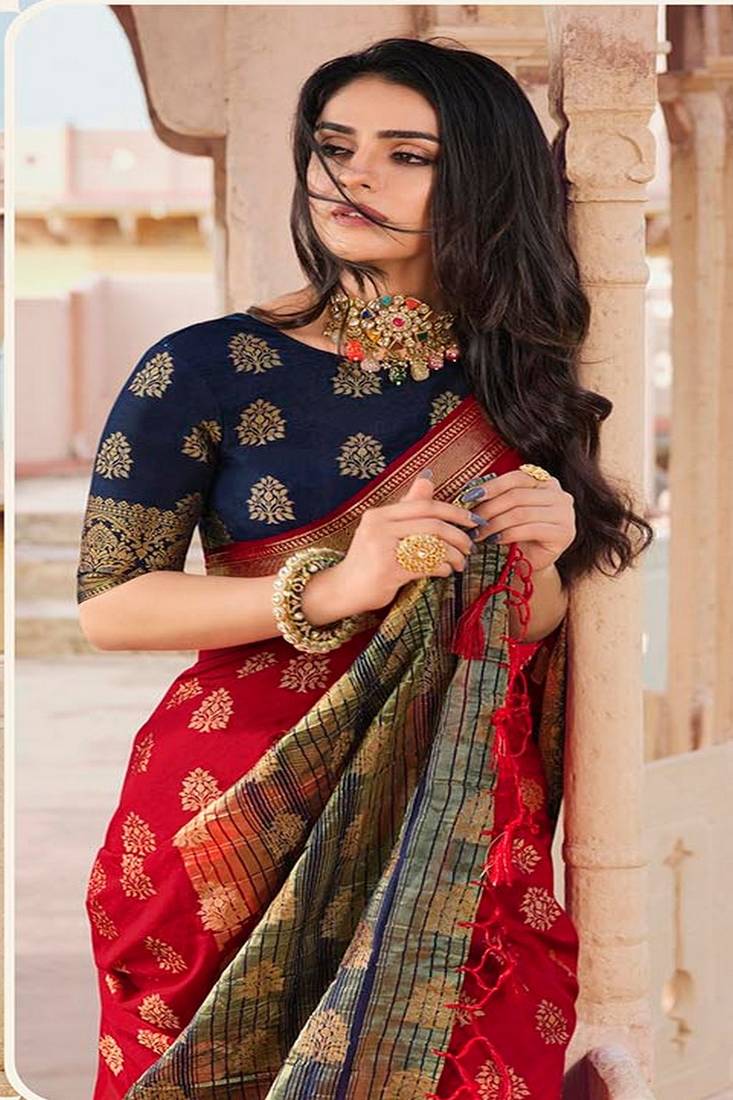 Red hand woven pure kanjivaram silk saree with blouse