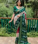 Multicolor Comfortable Bandhej Silk Drapes That Is Super Stylish And Pretty Bandhani Saree