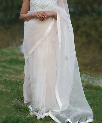Isabelle Hand Emroidered Saree With Hand Painted Peticot 2