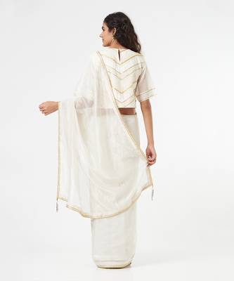 Ivory White Saree & Peticot 2