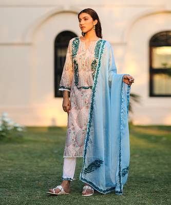 Reshan ari embroidered dupatta. 1