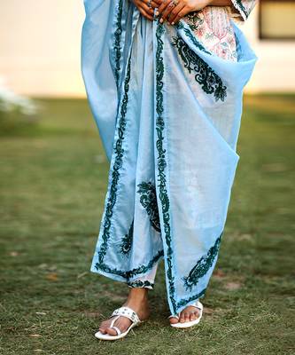 Reshan ari embroidered dupatta. 3