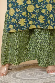 Women Plus Size Green Floral Printed Cotton Kurta with Sharara