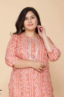 Women Plus Size Peach-Coloured Bandhani Embroidered Kurti