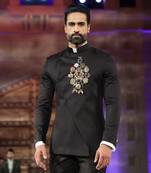 Sovereign Brooch-Stitchable