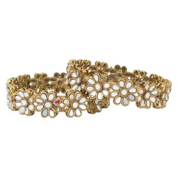 Gold bangles-and-bracelets 3