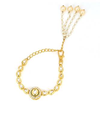 Gold toned kundan inspired bracelet with pearls 4