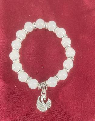 White pearl bracelets 2