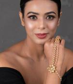 Gold Tone Floral Kundan Haathphool with Pearls