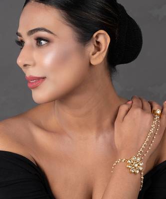 Gold Tone Floral Kundan Haathphool with Pearls 2