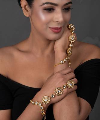 Handcrafted Floral Kundan Hathphool 1