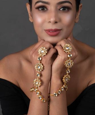 Handcrafted Floral Kundan Hathphool 2