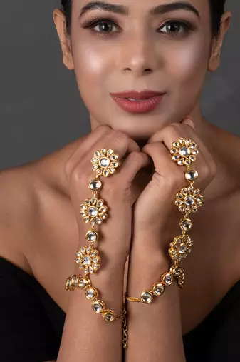 Handcrafted Floral Kundan Hathphool