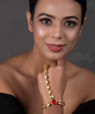 Red Gold toned royal kundan hathphool 6