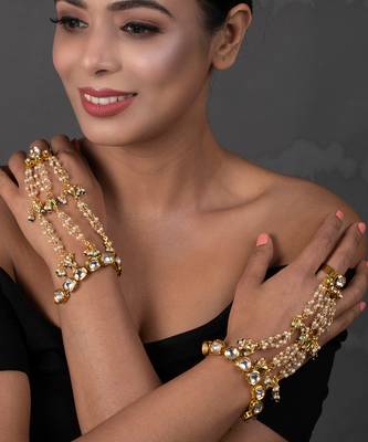 Gold Tone Kundan Haathphool with Pearls 1