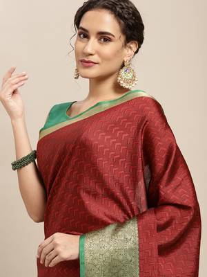 Red woven art silk saree with blouse 2