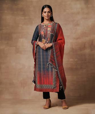 Shanao Black Red Kurta Set with Dupatta 2