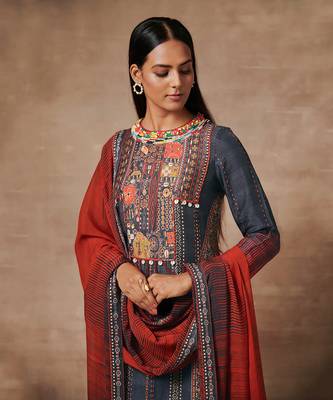 Shanao Black Red Kurta Set with Dupatta 4